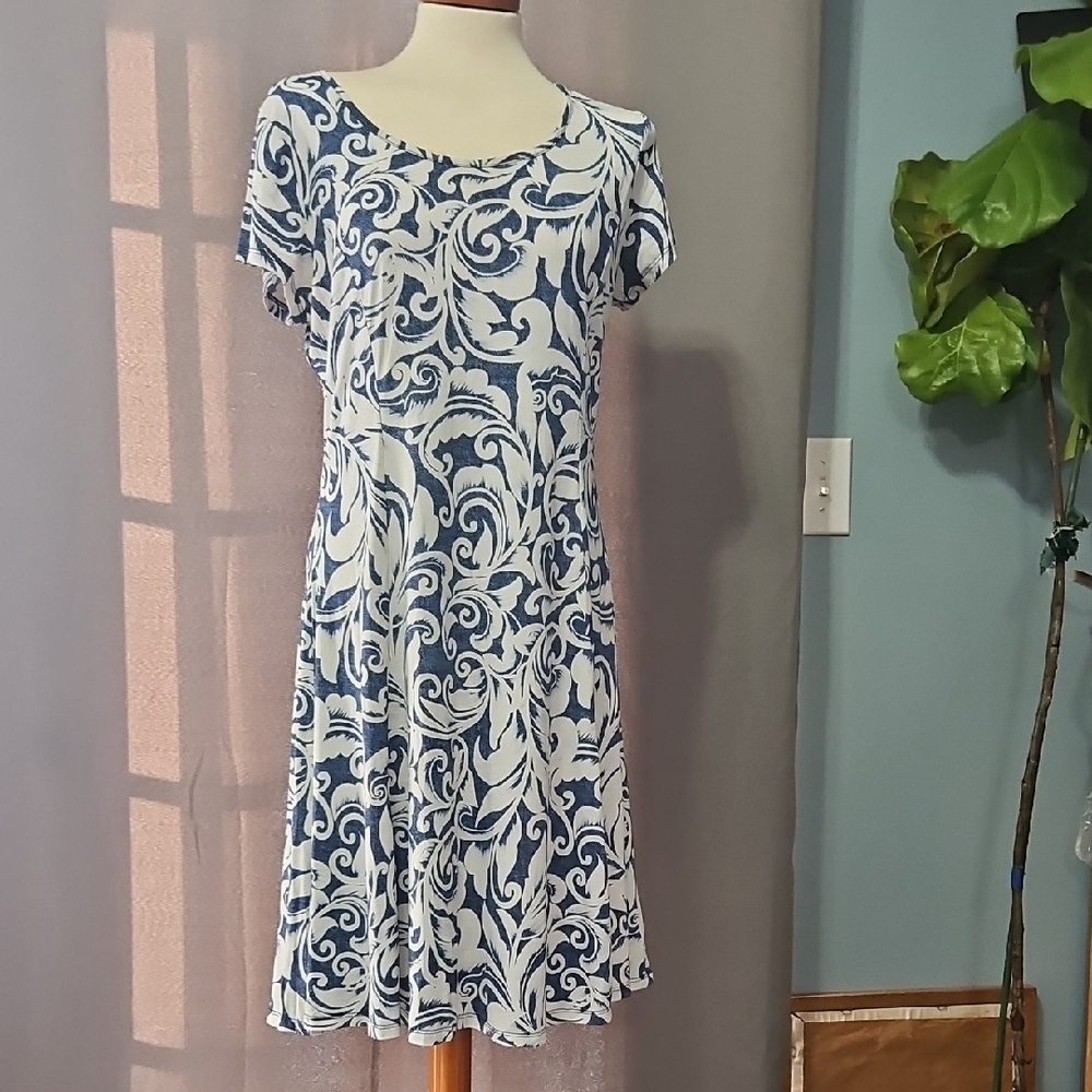 Chic Blue and White Floral Midi Dress